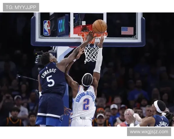 爱德华兹半场手感一般砍下10分6篮板2助攻三失误表现中规中矩
